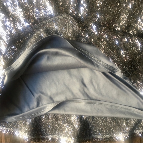 Express Sequin Tank - Picture 5 of 7